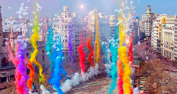 Mascletà en las Fallas de Valencia
