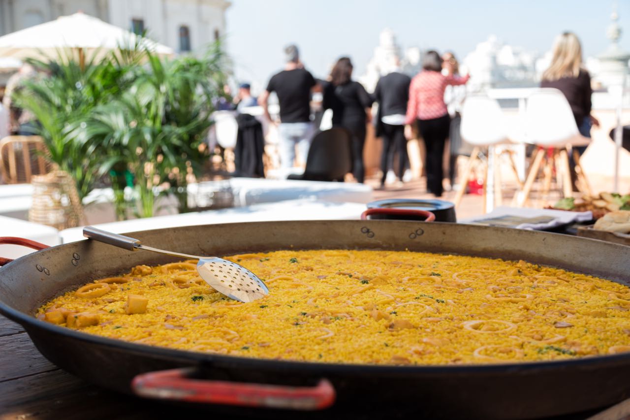 Menú gastronómico valenciano + mascletà en Passeig Russafa 3, Ático, Fallas de Valencia